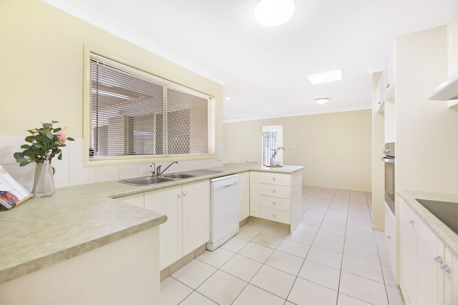 22 Springsure Drive, Mudgeeraba QLD 4213, Mudgeeraba - Thumbnail 5