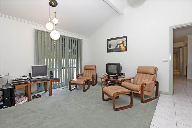 6 Bottlebrush Drive, MILL PARK VIC 3082, Mill Park - Thumbnail 2