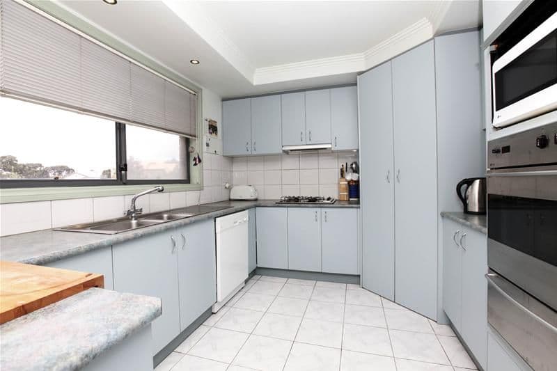 6 Bottlebrush Drive, MILL PARK VIC 3082, Mill Park - Thumbnail 3
