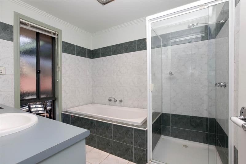 6 Bottlebrush Drive, MILL PARK VIC 3082, Mill Park - Thumbnail 6