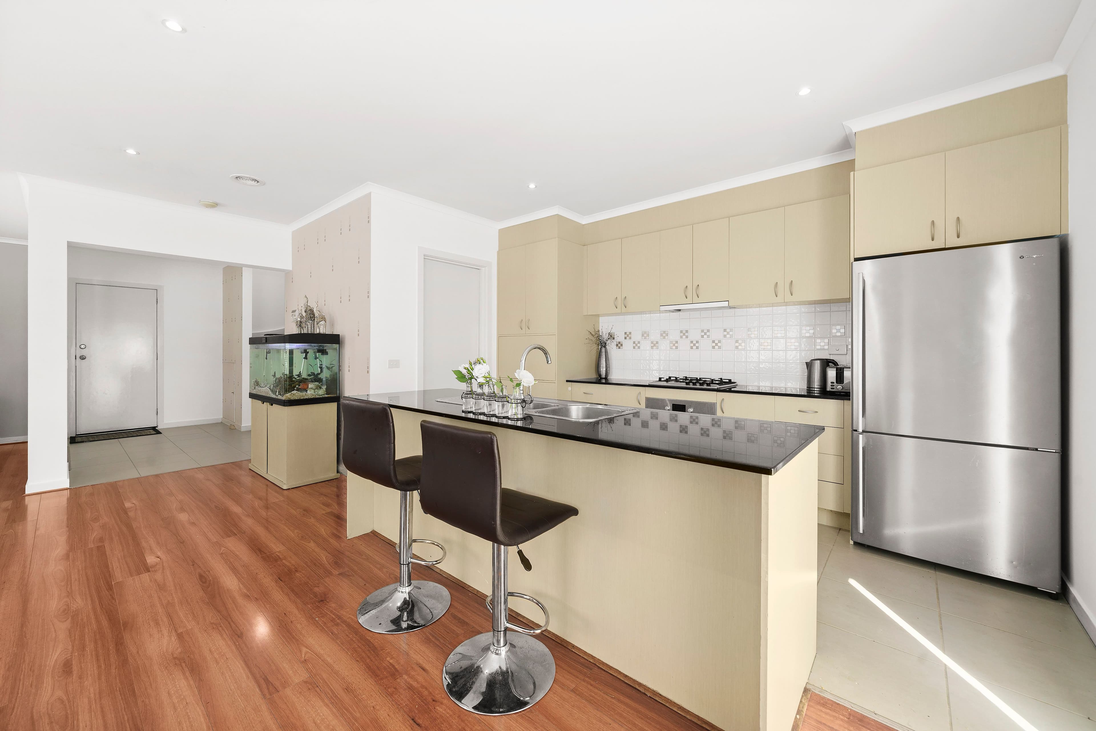 102 Sovereign Manors Crescent, Rowville VIC 3178, Rowville - Thumbnail 3