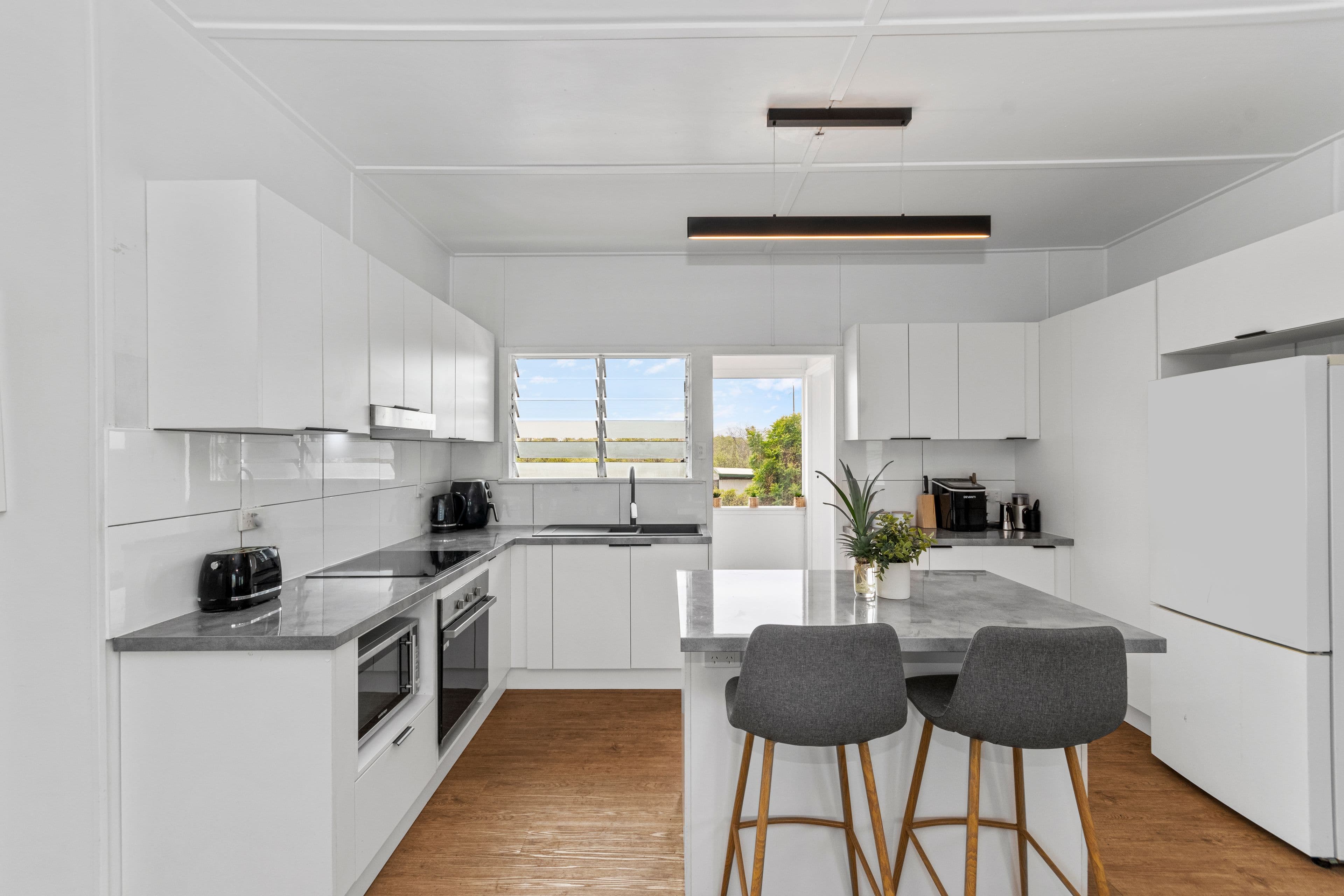 10 Mcpherson Street, Oonoonba QLD 4811, Oonoonba - Image 1