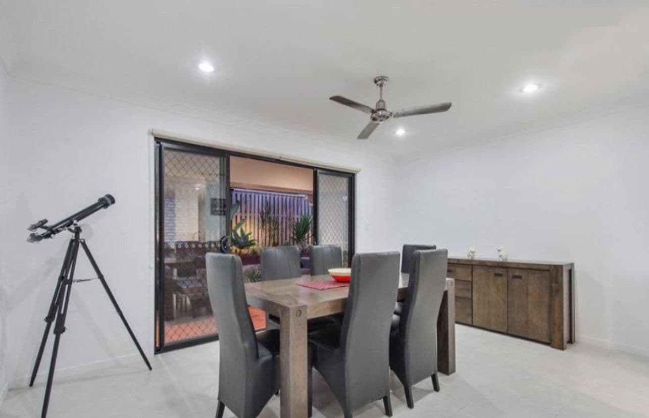 15 Barradeen Circuit, Pacific Pines QLD 4211, Pacific Pines - Thumbnail 4