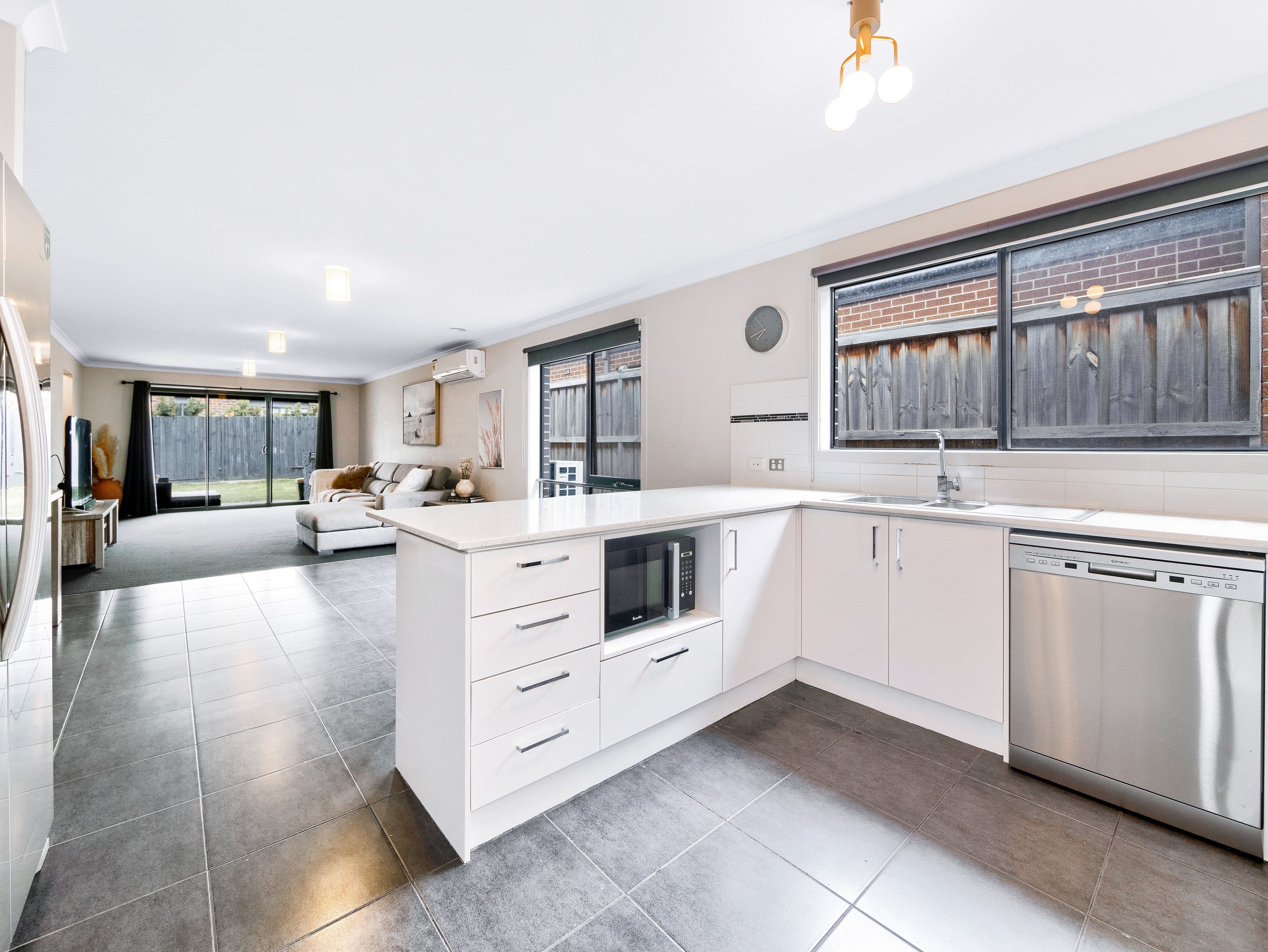 32 Shanahans Drive, Cranbourne North VIC 3977, Cranbourne North - Thumbnail 5