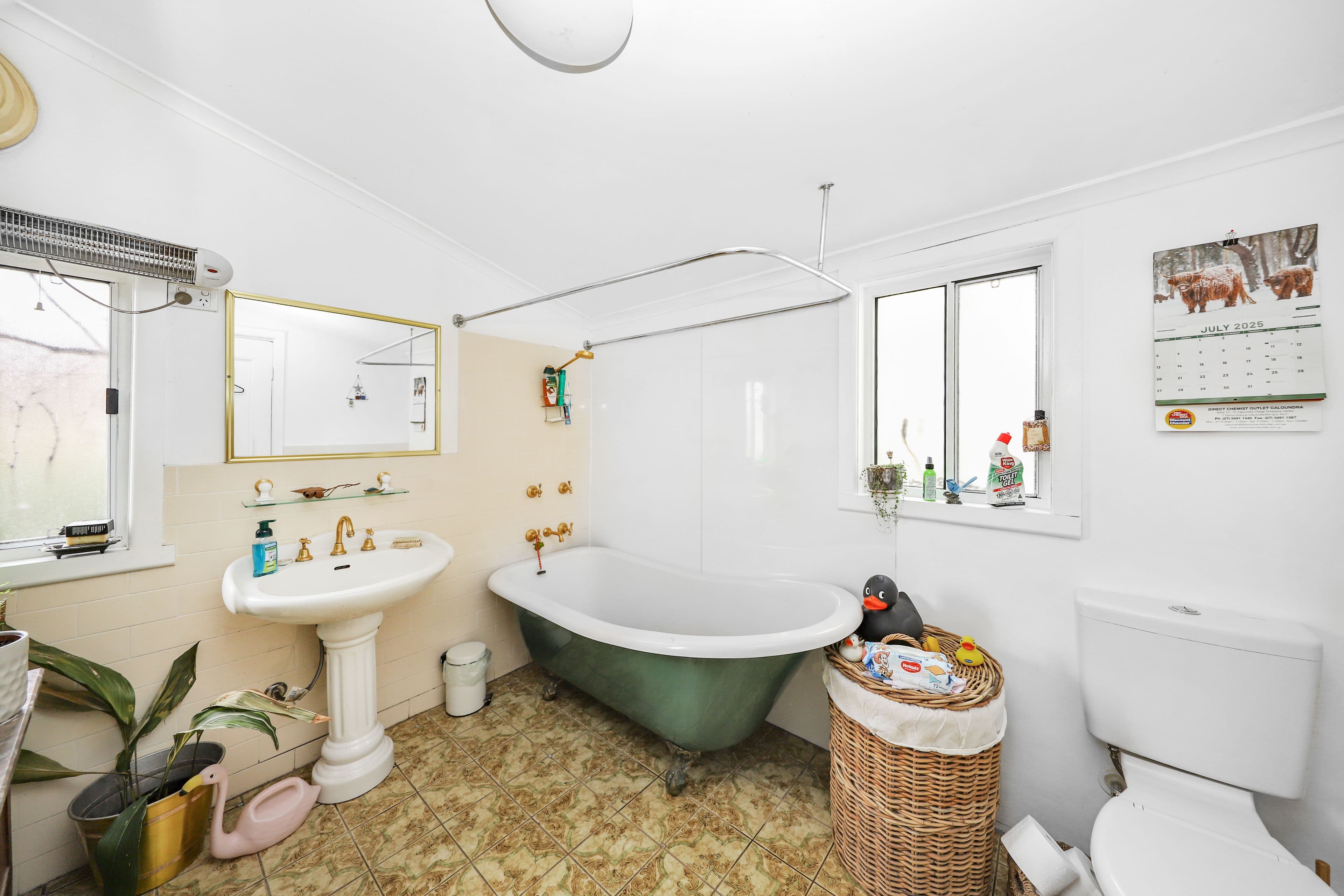 34 Adelong Road, Tumut NSW 2720, Tumut - Thumbnail 4