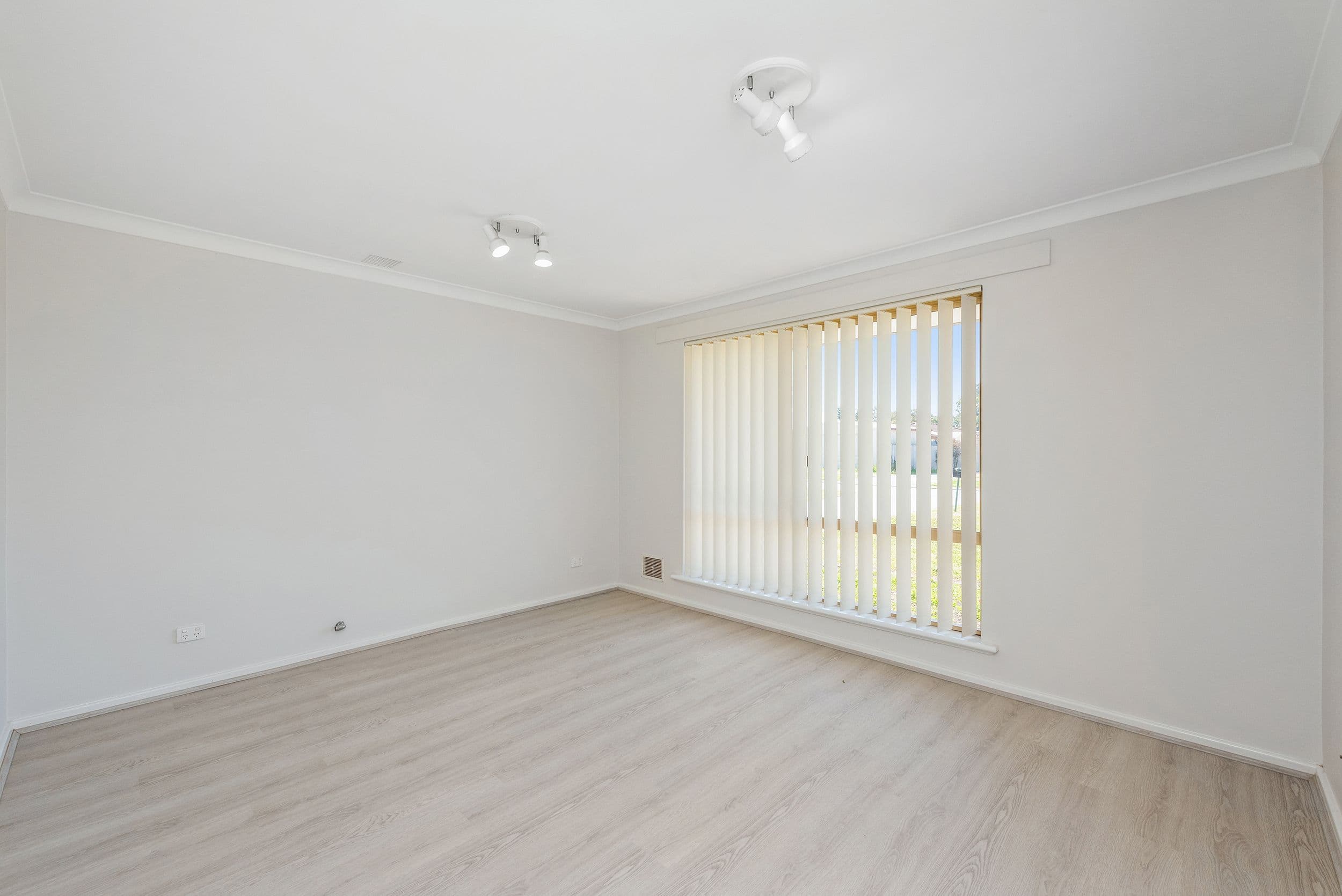 15 Woodbridge Drive, Cooloongup WA 6168, Cooloongup - Thumbnail 2