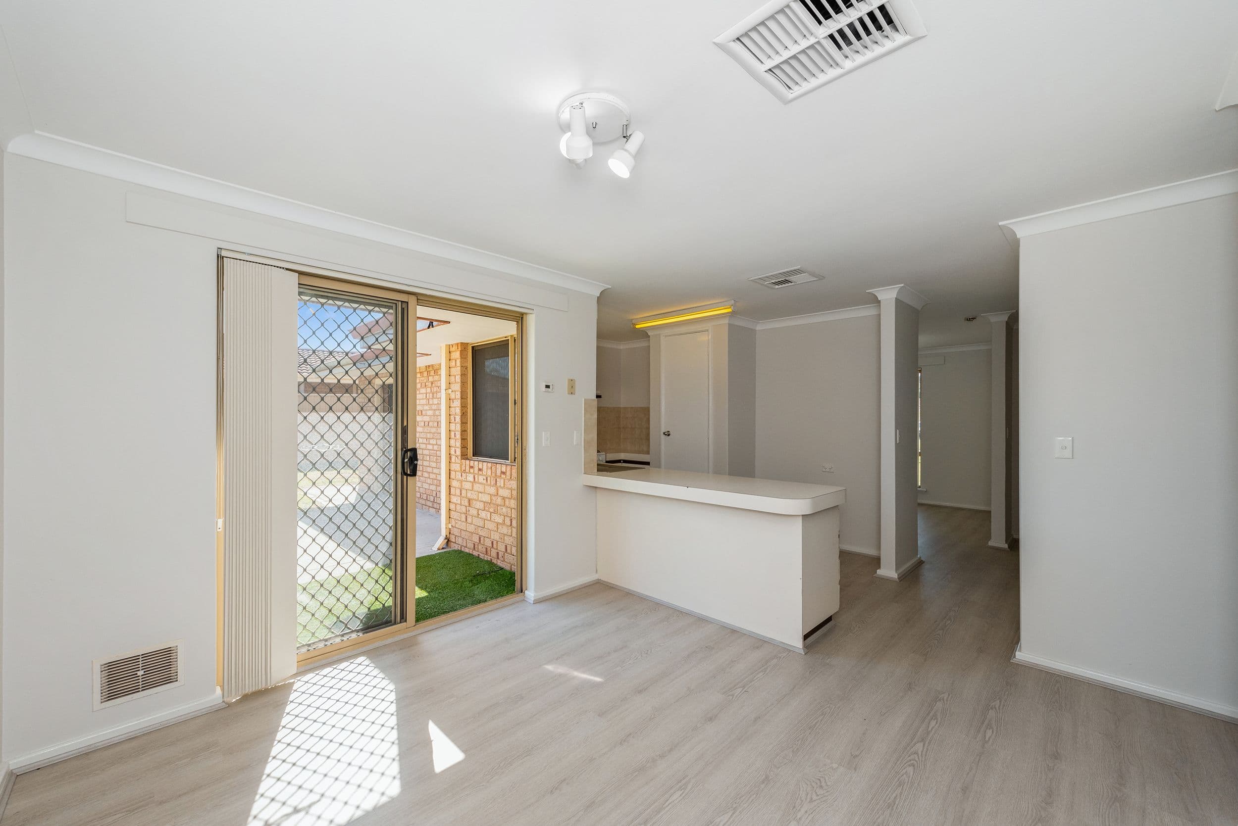 15 Woodbridge Drive, Cooloongup WA 6168, Cooloongup - Thumbnail 6