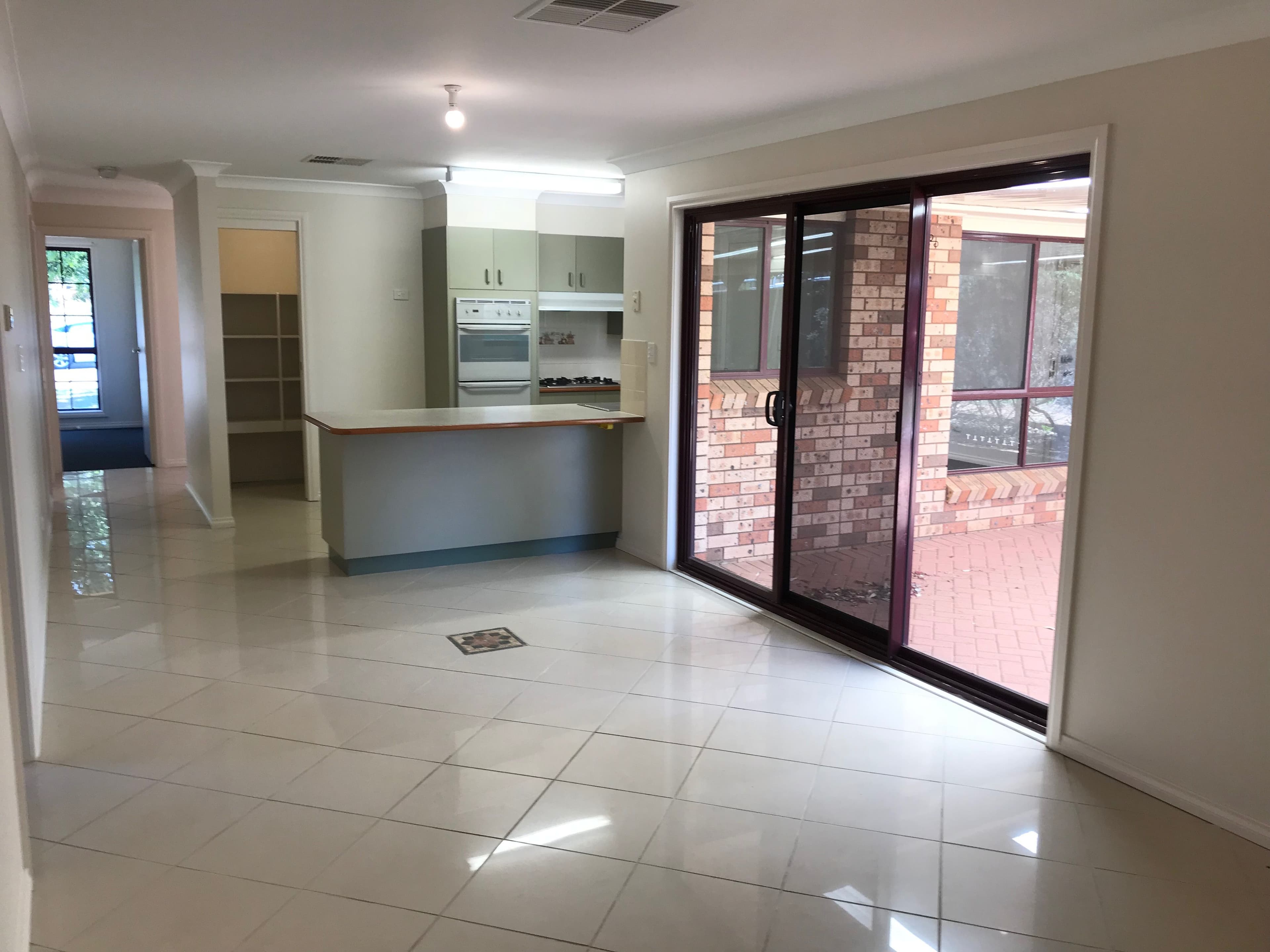12 Jacqueline Drive, Dubbo - Thumbnail 2