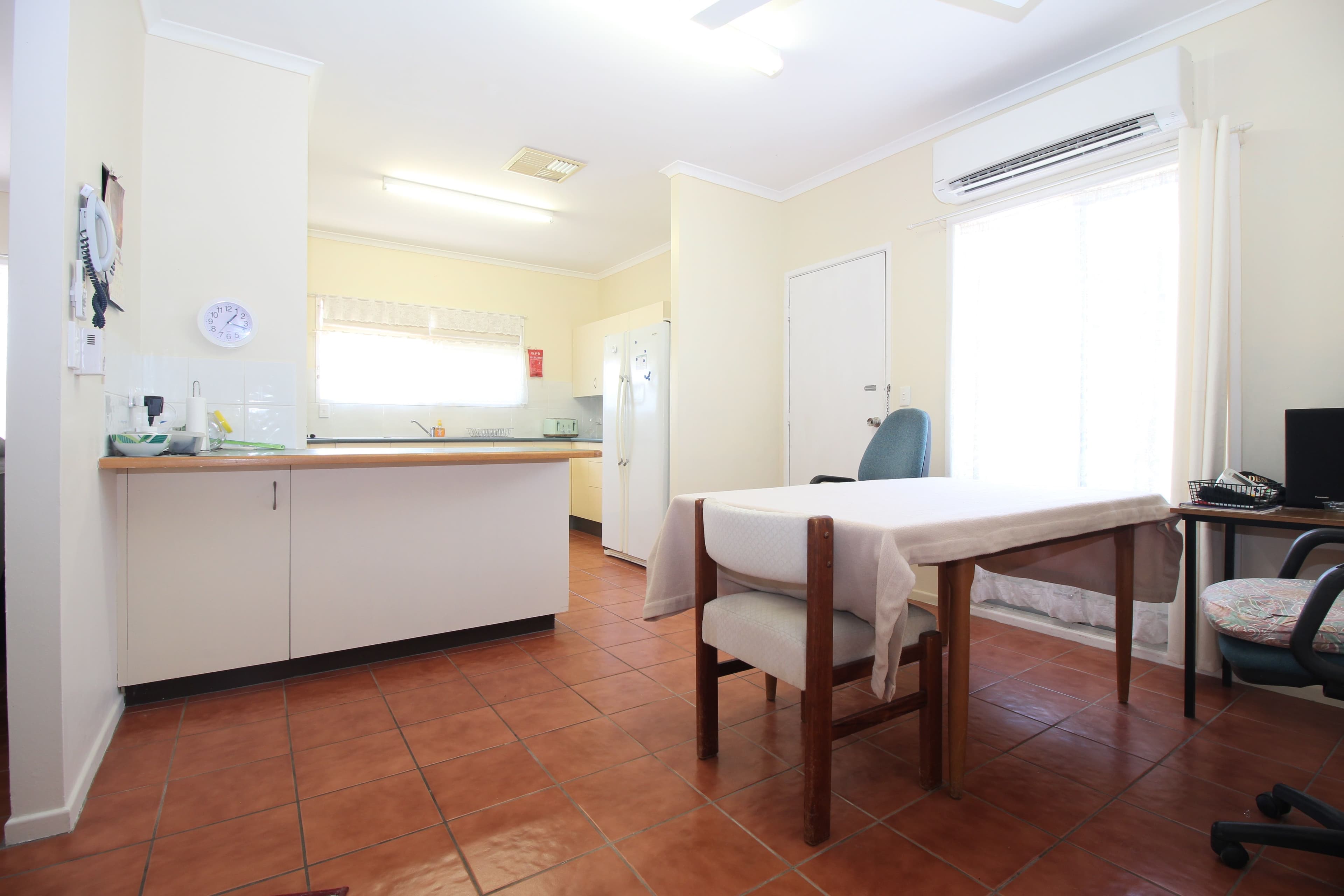 24 Garnet Street, Emerald QLD 4720, Emerald - Thumbnail 5