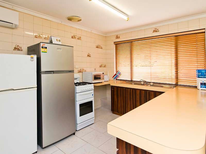 10 Dene Court, GOSNELLS WA 6110, Gosnells - Thumbnail 2