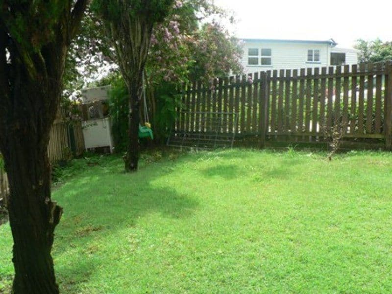 21 Pine Mountain Road, North Ipswich QLD 4305, North Ipswich - Thumbnail 2