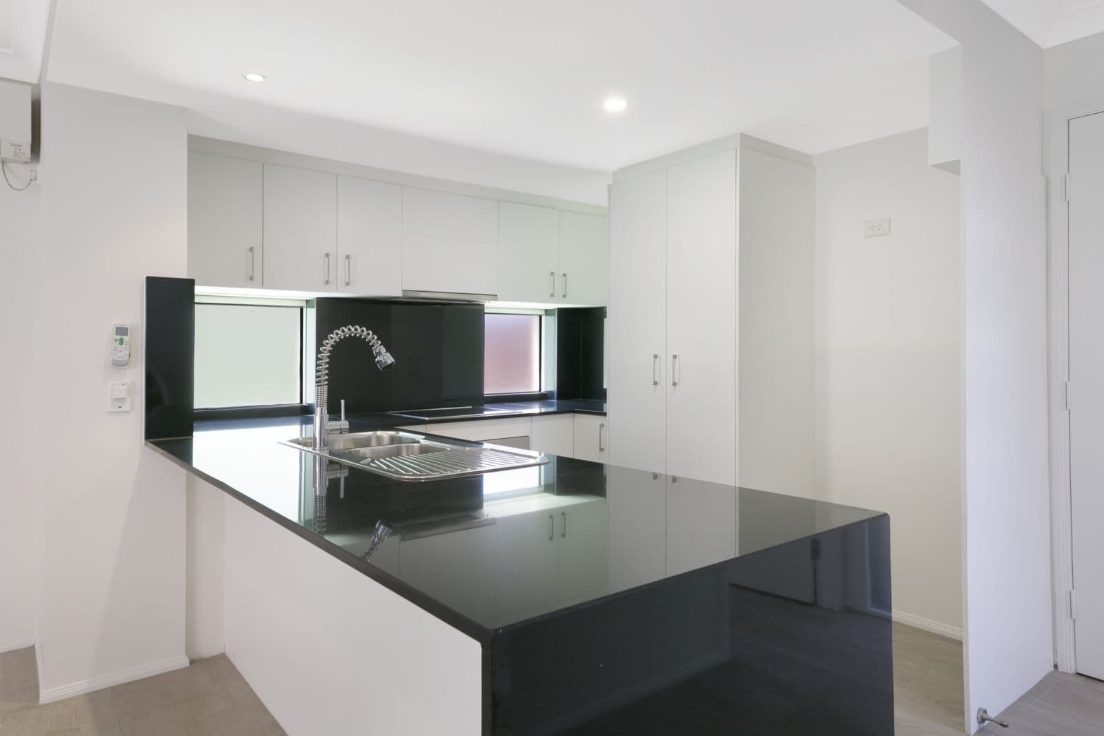 46 Marble Arch Place, Arundel QLD 4214, Arundel - Thumbnail 5