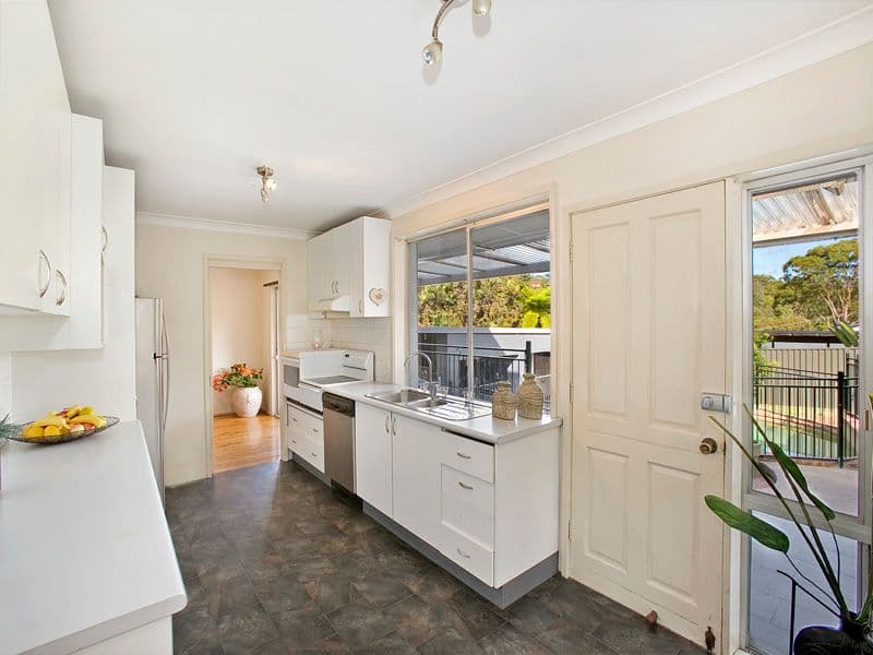 52 Solveig Crescent, KAREELA NSW 2232, Kareela - Thumbnail 3
