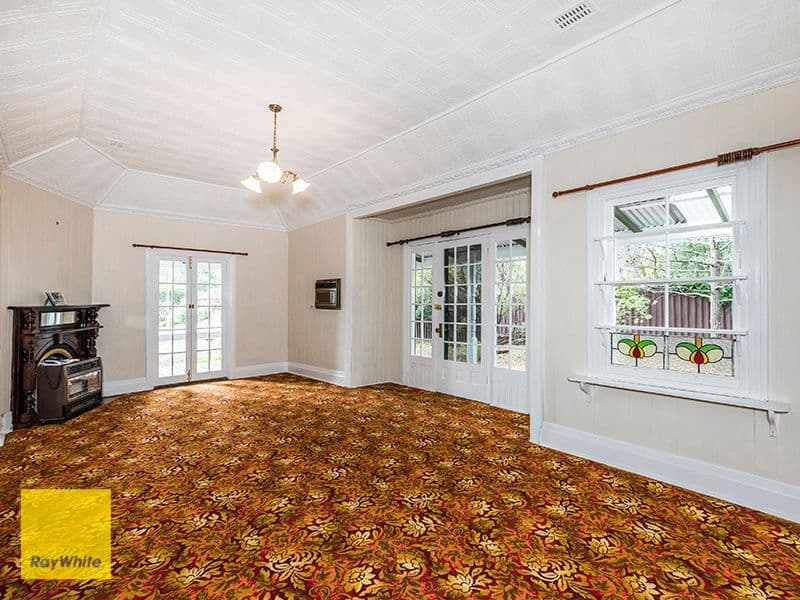 23 Lyndhurst Road, Kalamunda WA 6076, Kalamunda - Thumbnail 5
