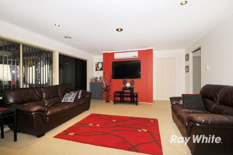 35 Central Parkway, Cranbourne West VIC 3977, Cranbourne West - Thumbnail 3