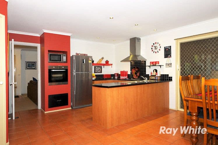 35 Central Parkway, Cranbourne West VIC 3977, Cranbourne West - Thumbnail 4