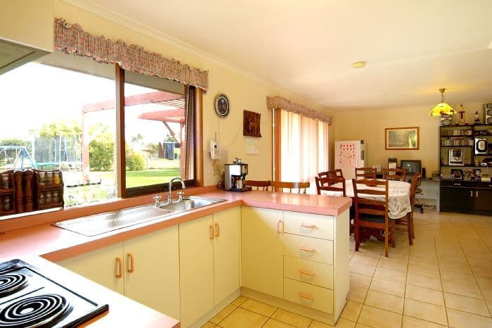 11 McCallum Road, INVERLEIGH VIC 3321, Inverleigh - Thumbnail 4