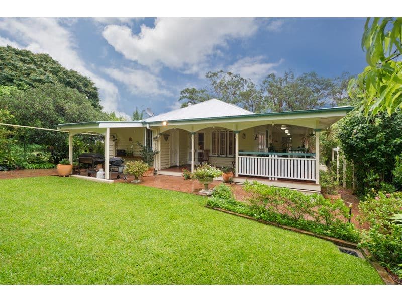 11 Woonga Drive, Ashgrove QLD 4060, Ashgrove - Thumbnail 2
