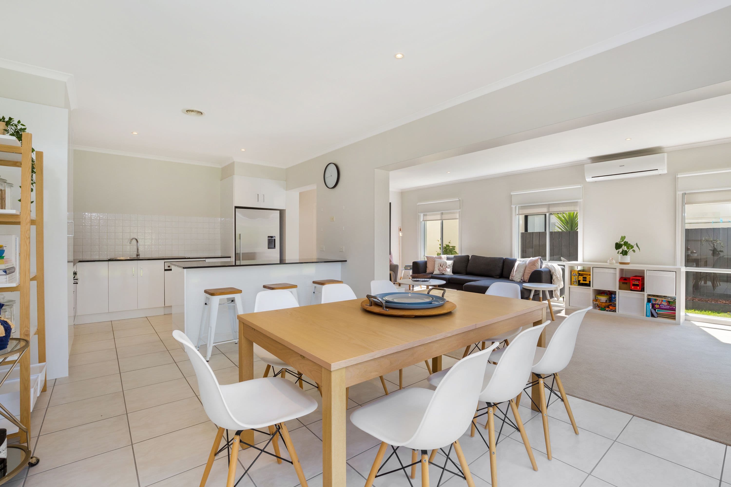 76 Sovereign Manors Crescent, Rowville VIC 3178, Rowville - Thumbnail 3