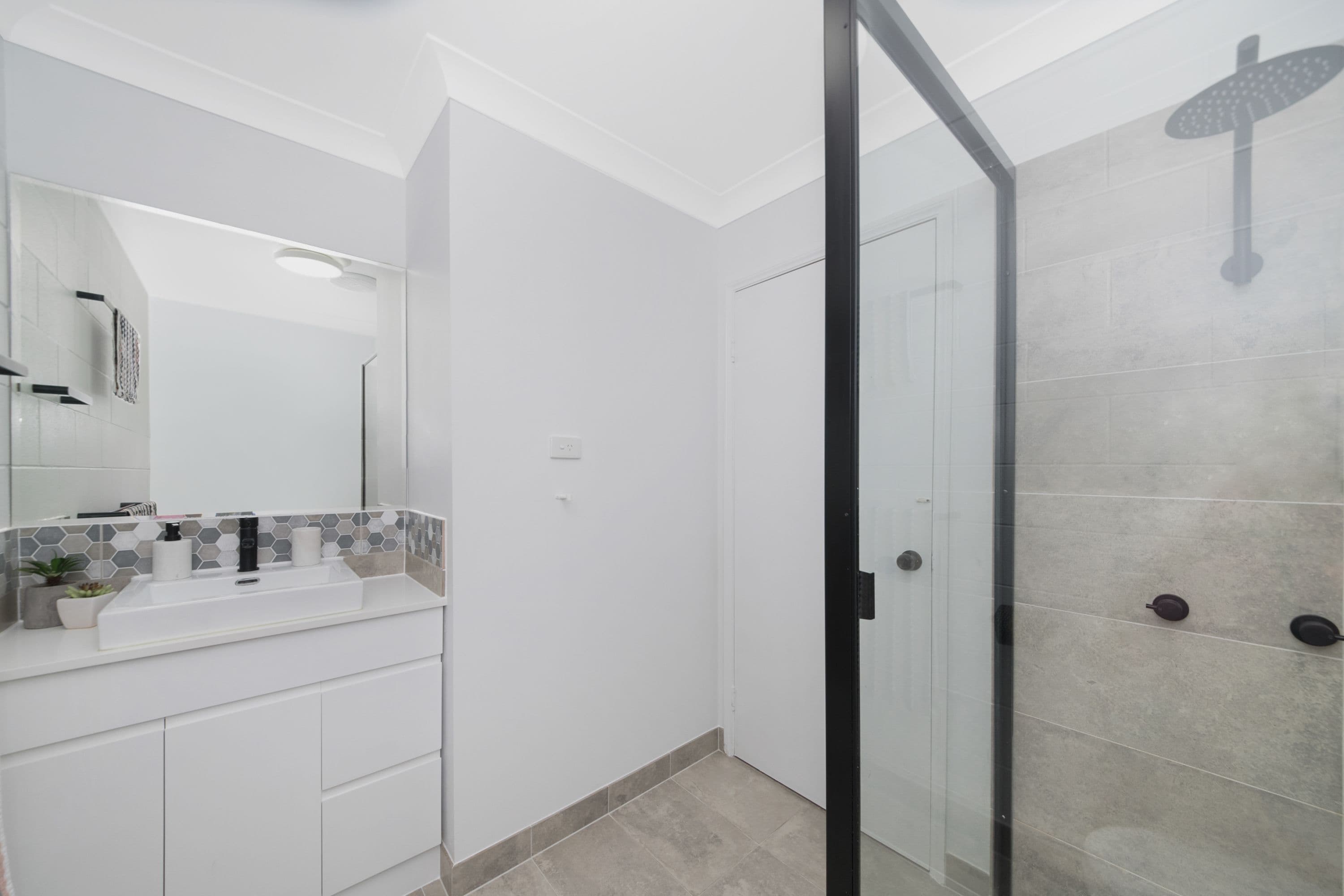 36-38 Henry Street, West End QLD 4810, West End - Thumbnail 5