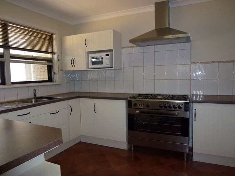 11 Bowman Street, BULLSBROOK WA 6084, Bullsbrook - Thumbnail 2