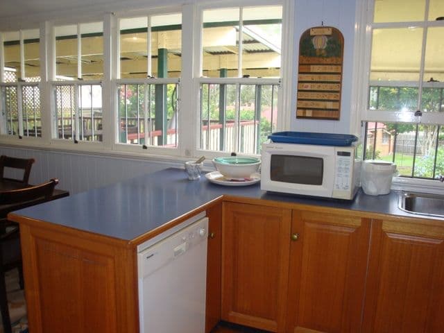 4 Railway Terrace, CORINDA QLD 4075, Corinda - Thumbnail 2
