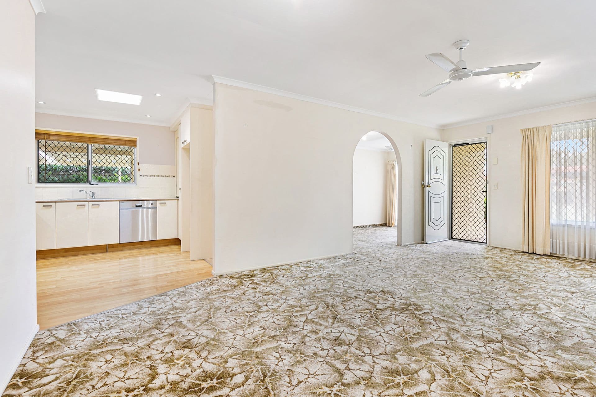 5 Koonwarra Street, Labrador QLD 4215, Labrador - Thumbnail 4