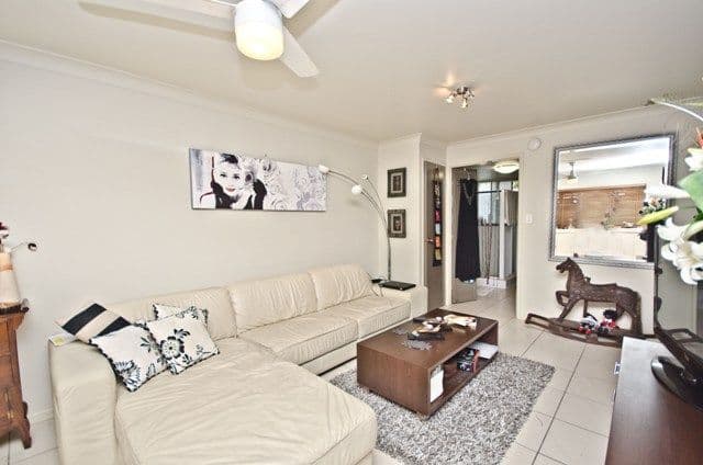 8 Raymond Avenue, BUNDALL QLD 4217, Bundall - Image 1
