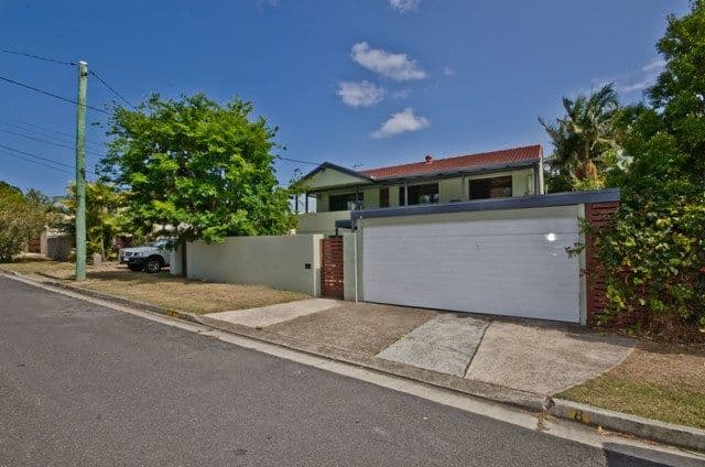 8 Raymond Avenue, BUNDALL QLD 4217, Bundall - Thumbnail 6
