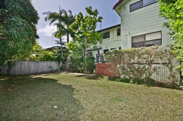 8 Raymond Avenue, BUNDALL QLD 4217, Bundall - Thumbnail 8