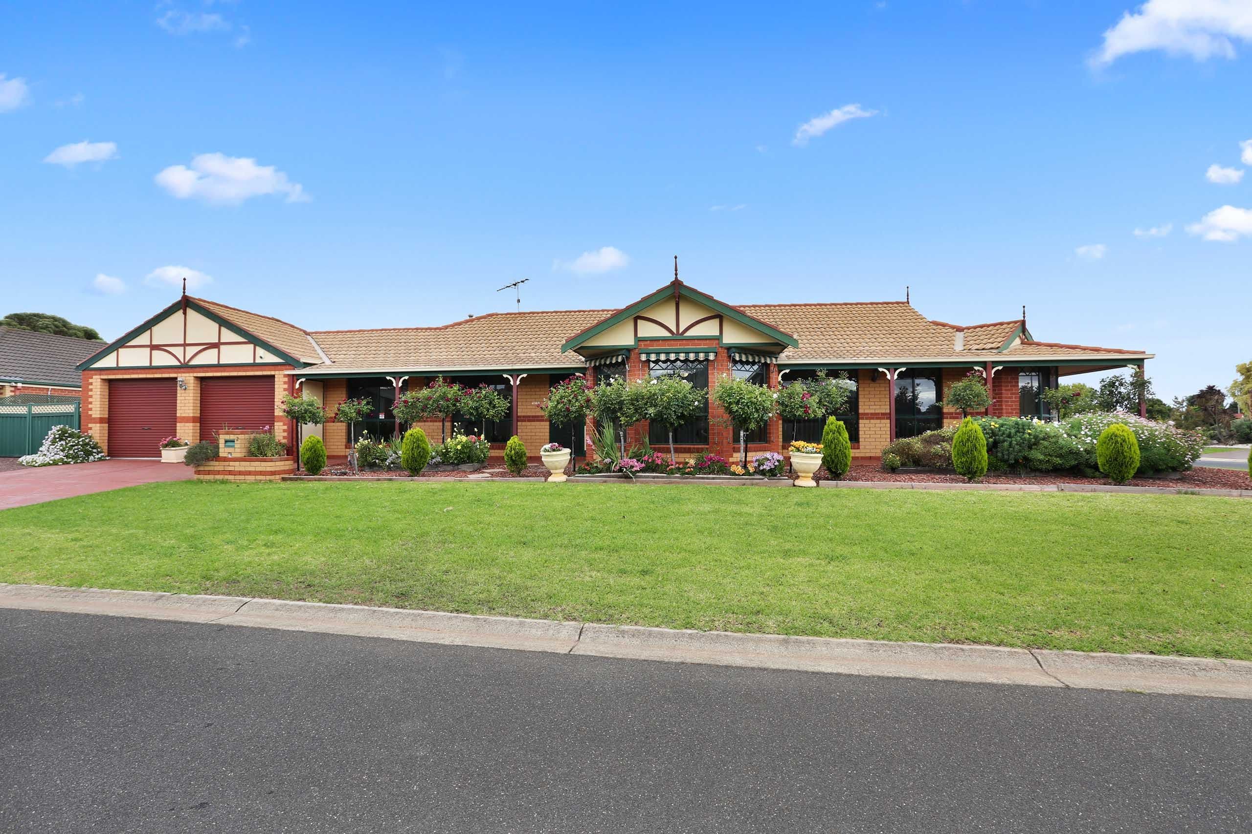 2-4 Marina Court, Lara VIC 3212, Lara - Image 1