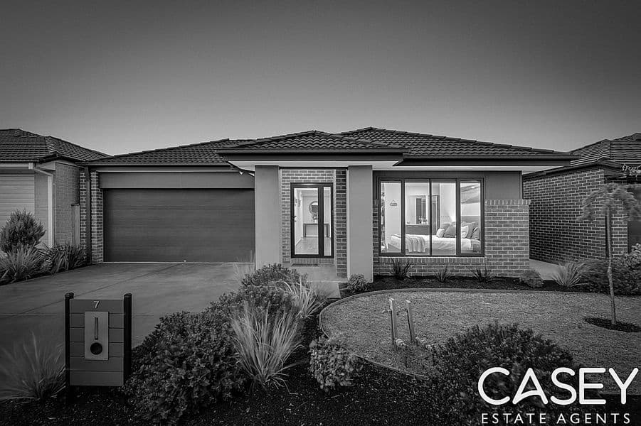 7 Grabke Avenue, Clyde North - Image 1