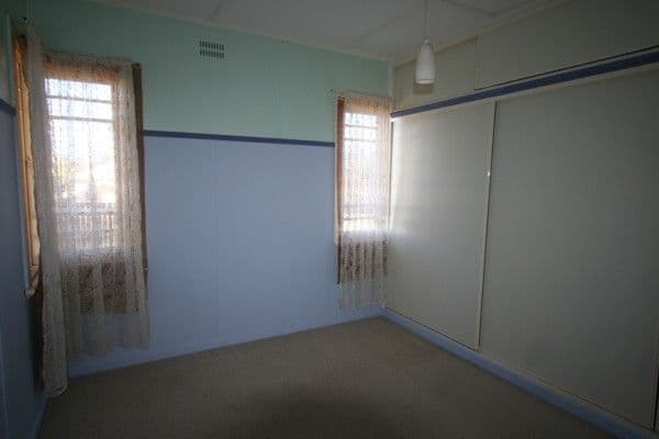 101 Logan Street, TENTERFIELD NSW 2372, Tenterfield - Thumbnail 4