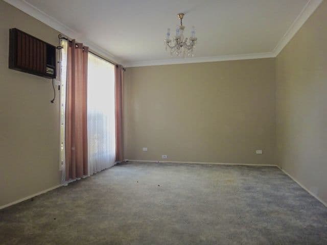 7 Dickens Road, WETHERILL PARK NSW 2164, Wetherill Park - Thumbnail 2