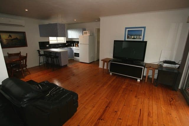 21 Lansell Road, Cowes VIC 3922, Cowes - Thumbnail 2