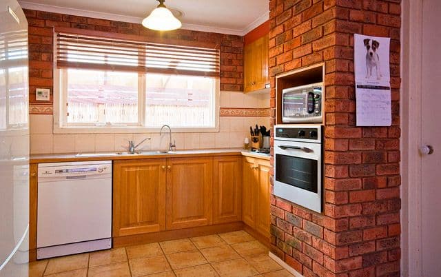 50 Grayson Drive, SCORESBY VIC 3179, Scoresby - Thumbnail 4