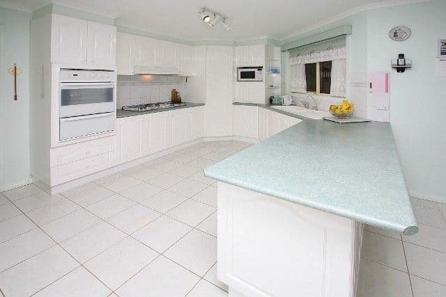 9 Jenny Court, HILLSIDE VIC 3037, Hillside - Thumbnail 2