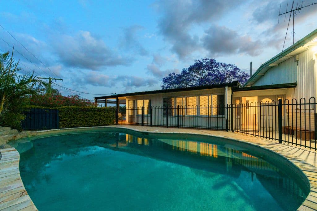 4 O'Callaghan Street, Holland Park QLD 4121, Holland Park - Thumbnail 2