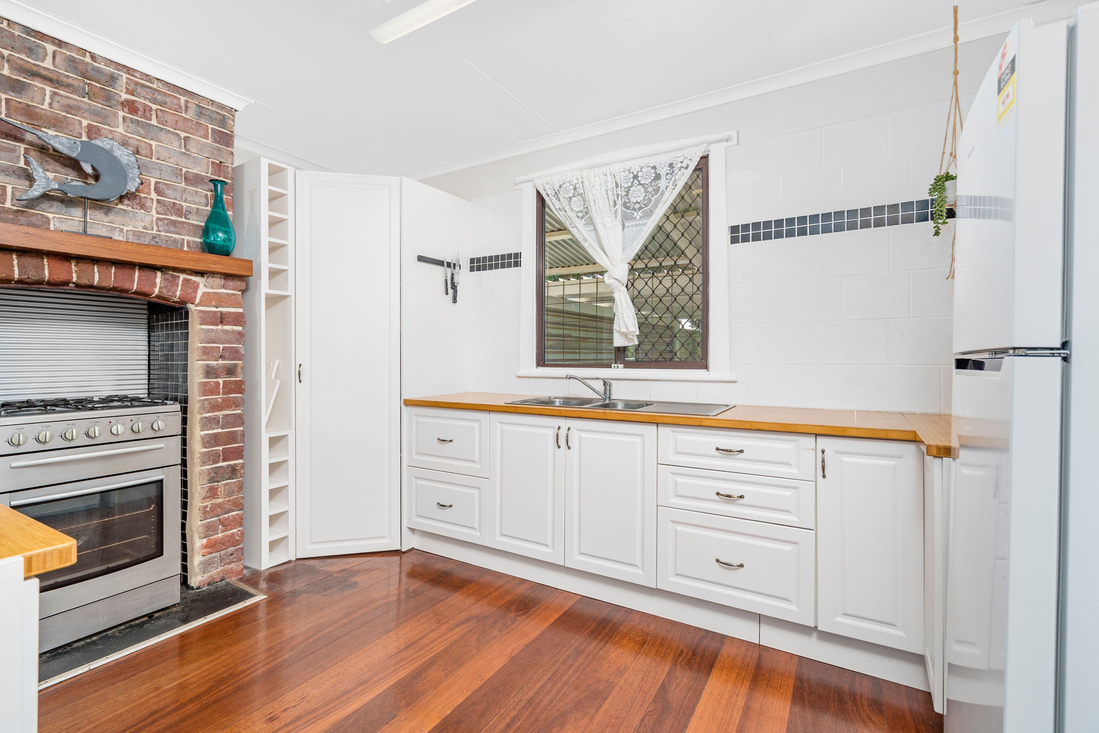 12 Conway Street, Beachlands WA 6530, Beachlands - Thumbnail 4