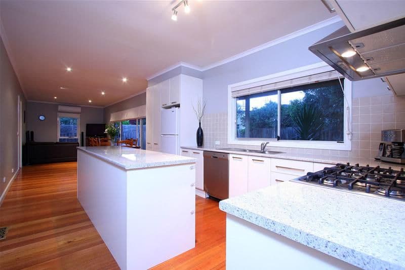 297 Nell Street West, WATSONIA VIC 3087, Watsonia - Thumbnail 2
