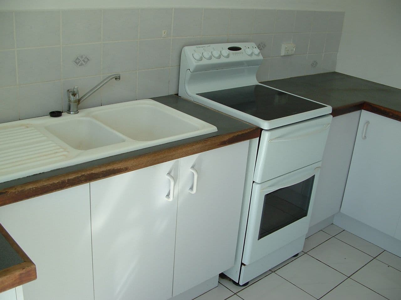 3 Simpson Street, BURRUM HEADS QLD 4659, Burrum Heads - Thumbnail 4