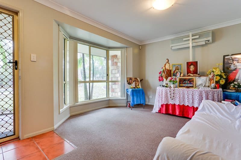 27 Hannam Crescent, Forest Lake QLD 4078, Forest Lake - Thumbnail 3