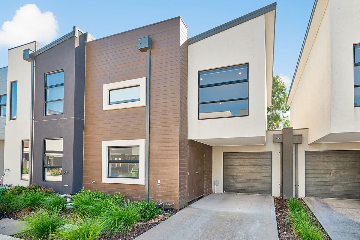31 Nugget Way, Cranbourne East VIC 3977, Cranbourne East - Image 1