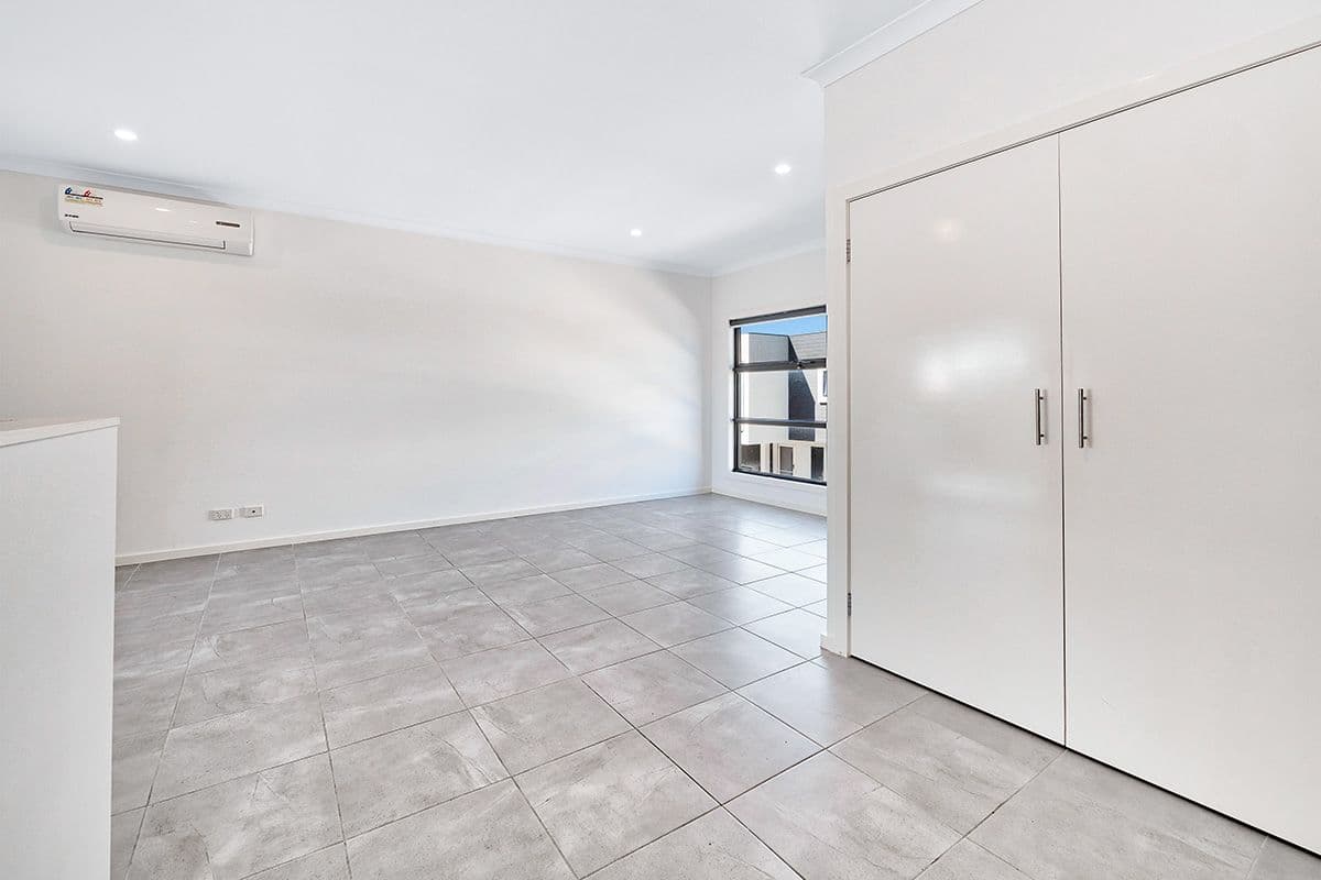 31 Nugget Way, Cranbourne East VIC 3977, Cranbourne East - Thumbnail 5