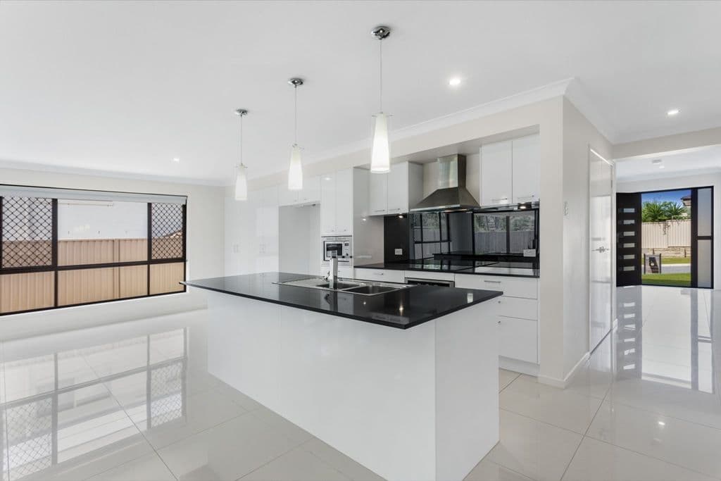 4 Honour Place, Bridgeman Downs QLD 4035, Bridgeman Downs - Thumbnail 3