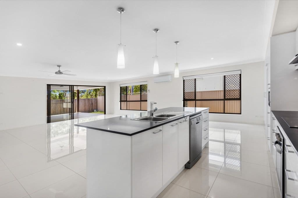 4 Honour Place, Bridgeman Downs QLD 4035, Bridgeman Downs - Thumbnail 4