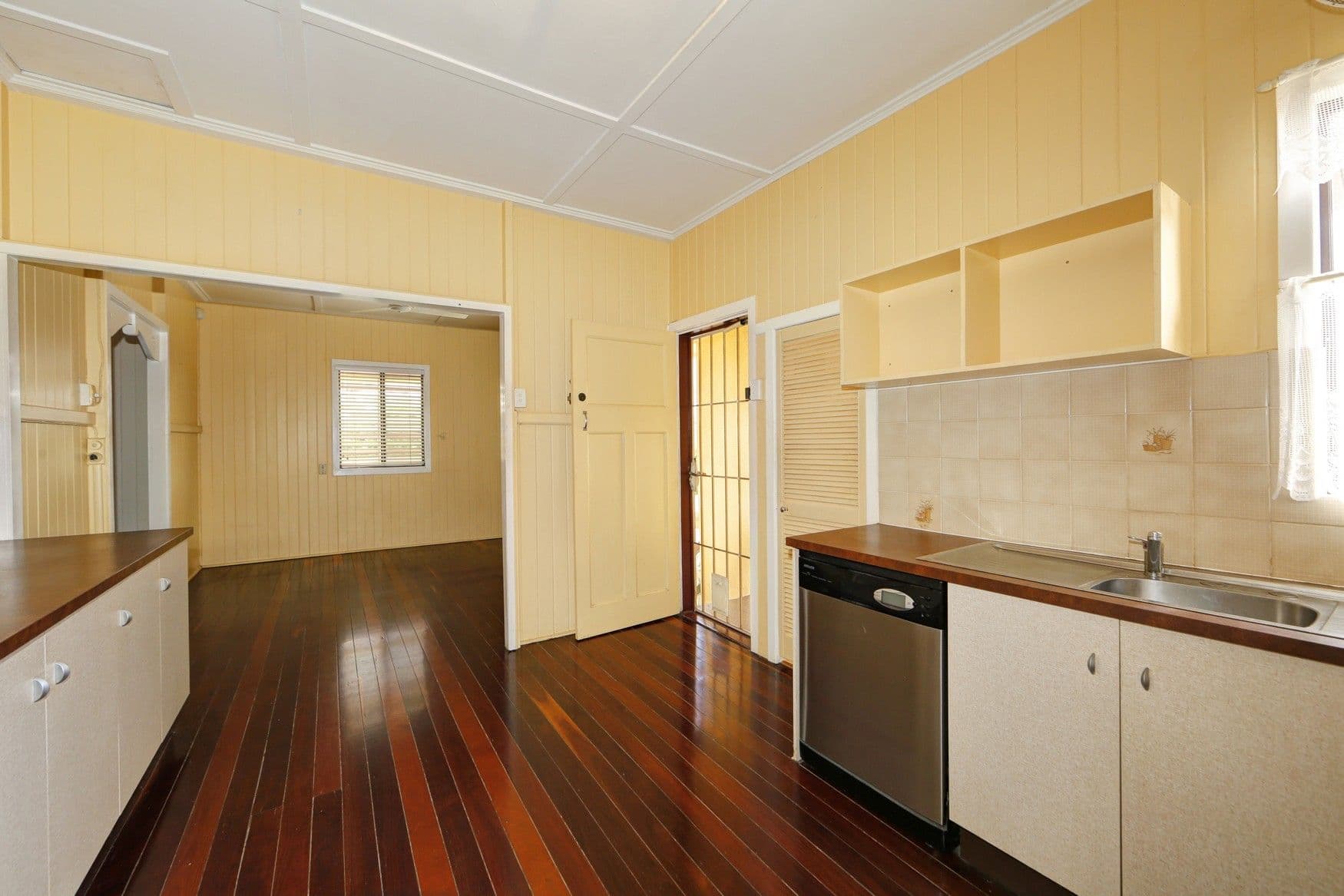 15 Hurst Street, Walkervale QLD 4670, Walkervale - Thumbnail 4