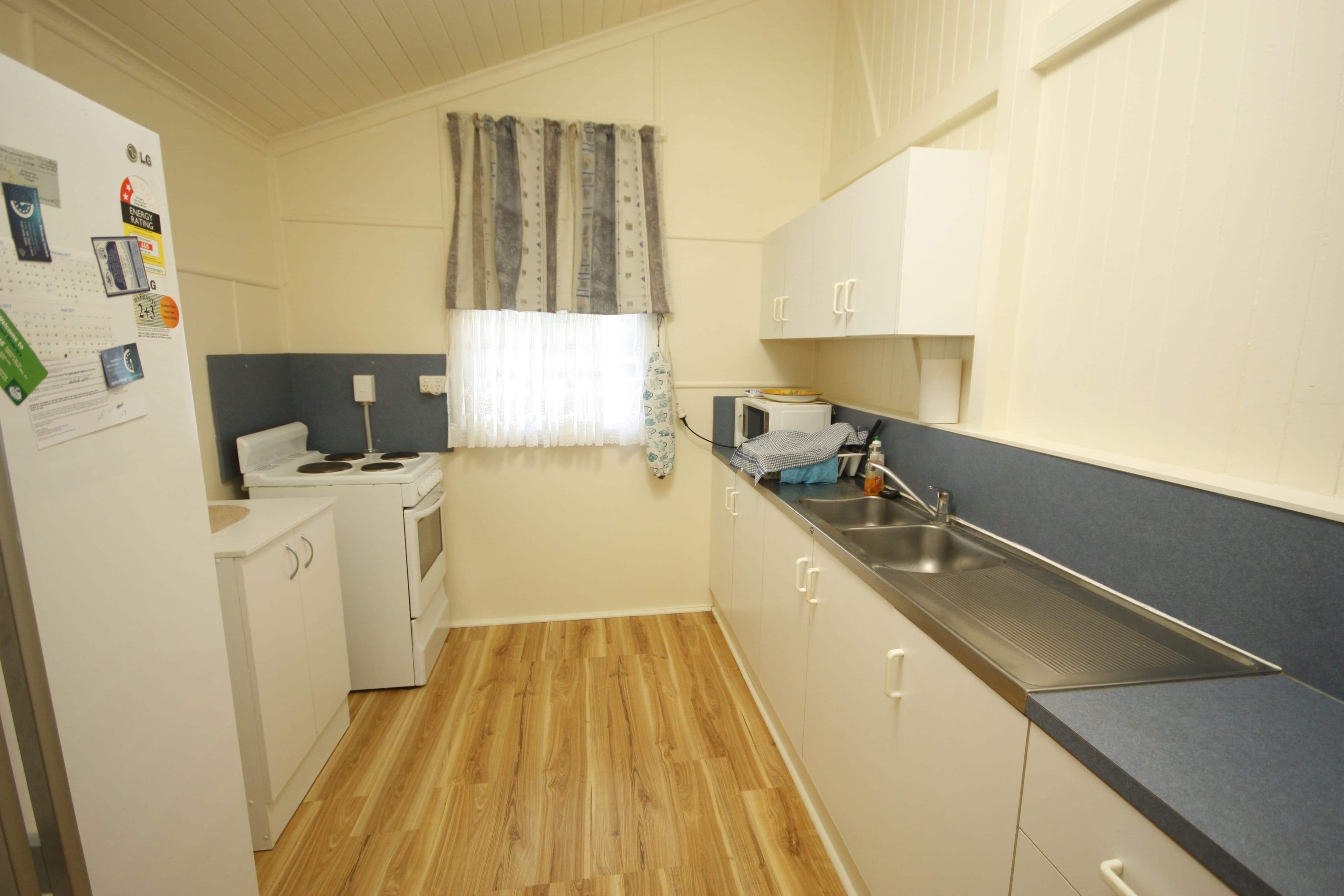 7 Sixteenth Street, Home Hill QLD 4806, Home Hill - Thumbnail 2