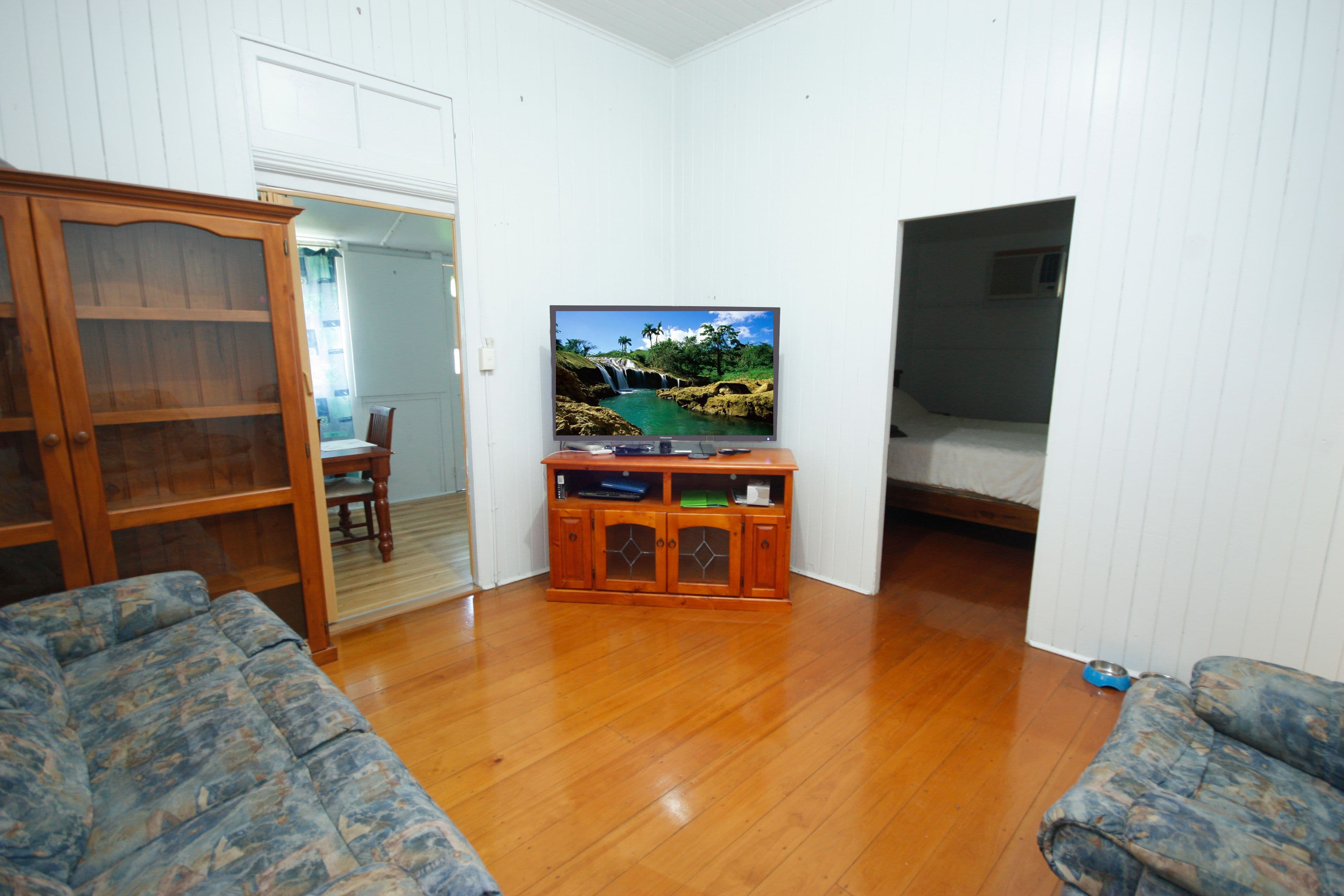 7 Sixteenth Street, Home Hill QLD 4806, Home Hill - Thumbnail 4