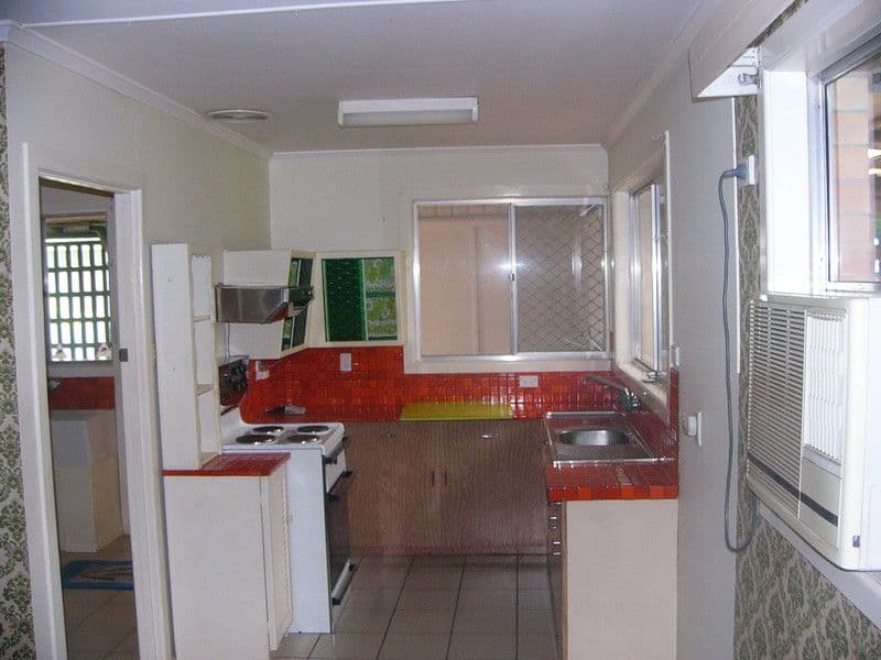 527 Gin Gin Road, BUNDABERG NORTH QLD 4670, Bundaberg North - Thumbnail 6
